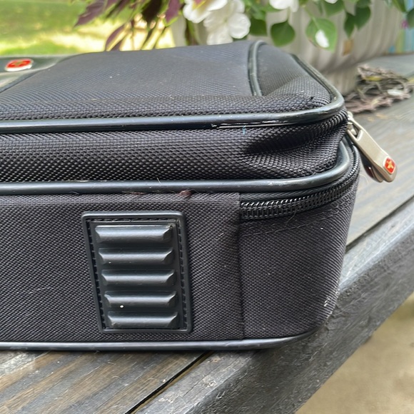Wenger Laptop Carry Case - Picture 4 of 11